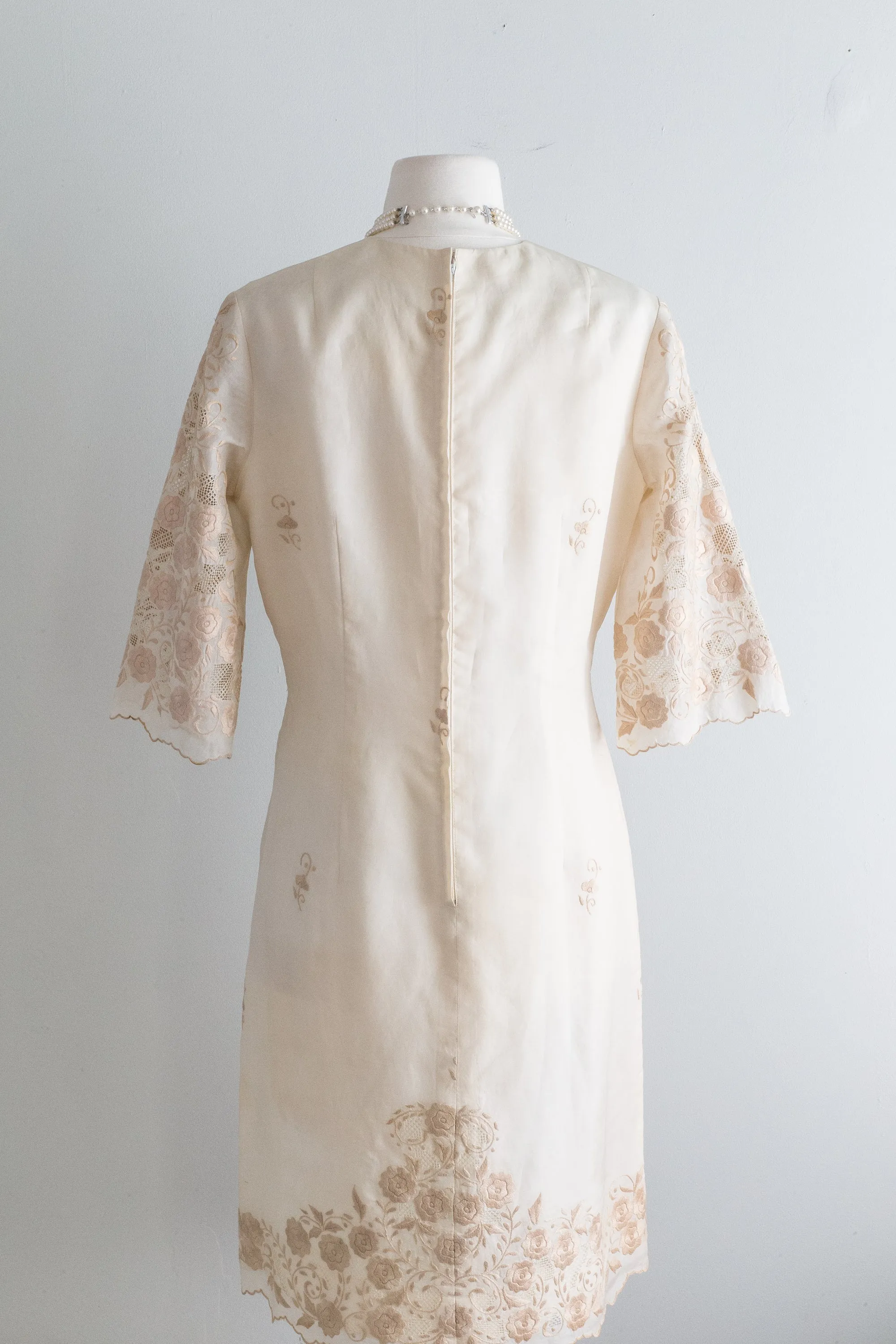 Darling 1960's Pina Silk Embroidered Shift Dress / ML