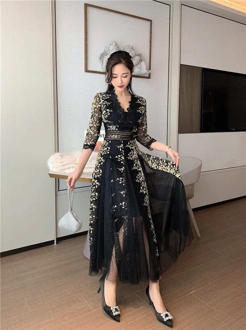 Fashion Design Vintage White Black Mesh Dress 2020 Autumn Design Sequin Flower Embroidered V-Neck Wrist Sleeve Long Dress Women