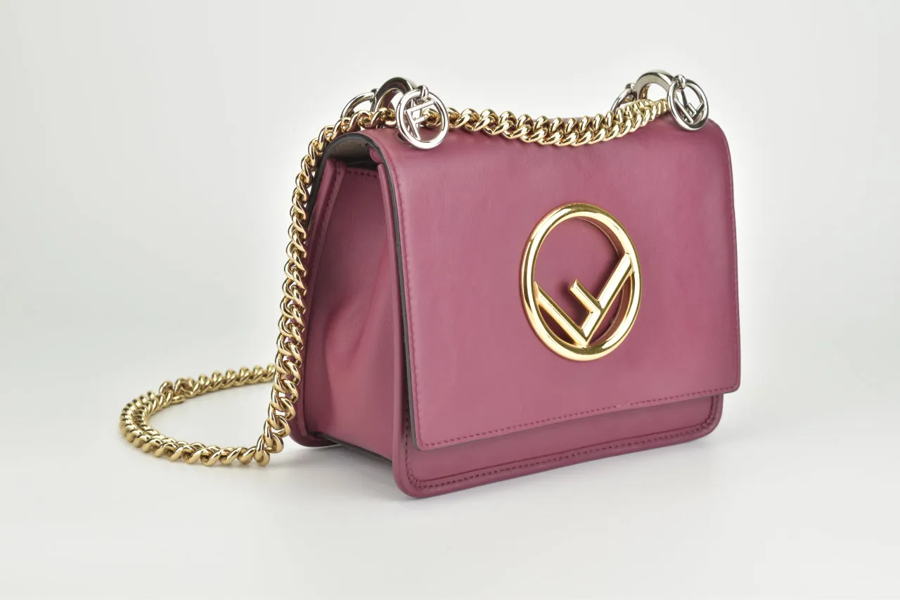 Kan I Logo Small Bag in Vit Century Opaco Black Cherry   Oro Soft