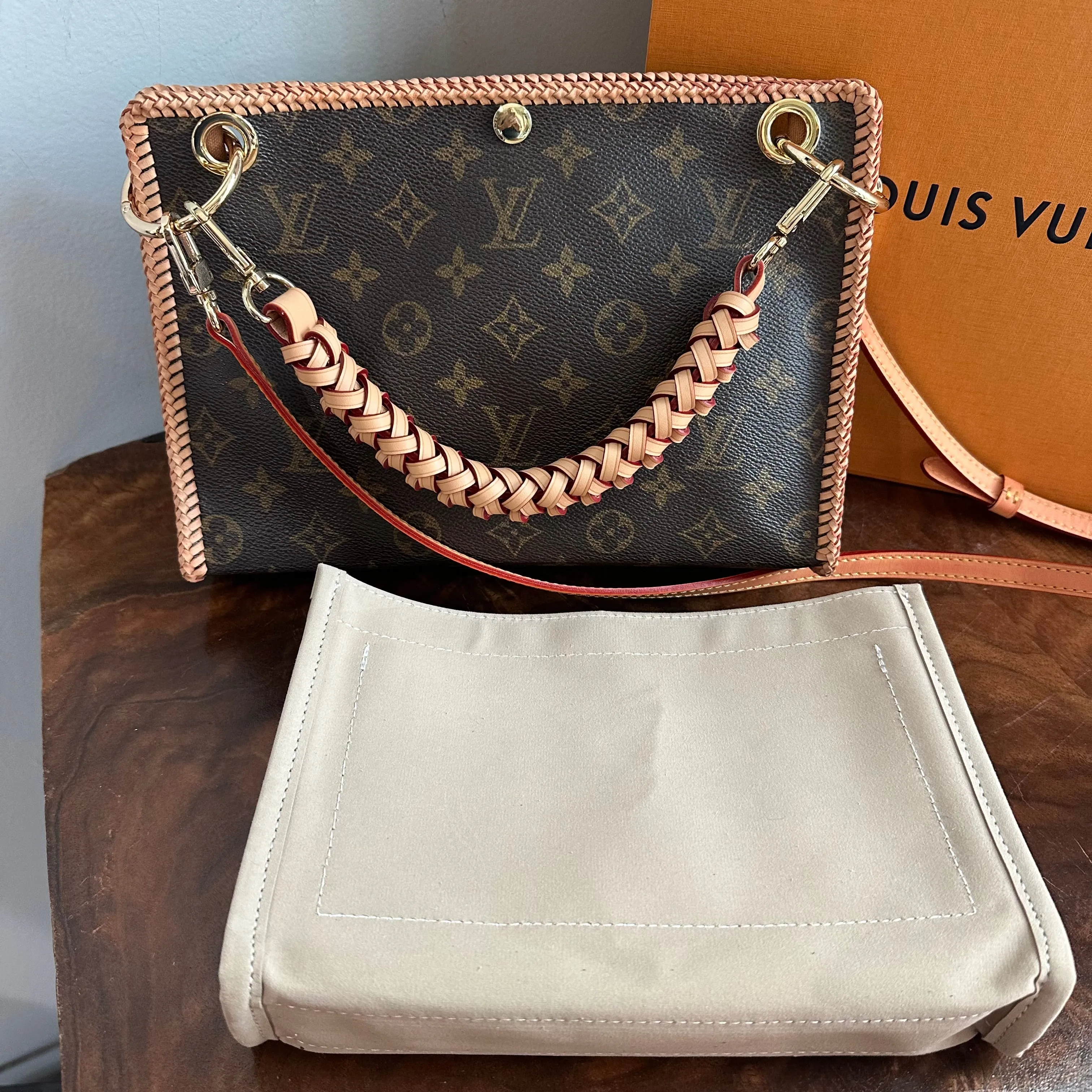 The Swan Crossbody - Vintage Monogram in Vachetta